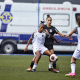 Jogadoras disputam bola em jogo Corinthians x Atlético-MG pela Copinha Feminina de futebol