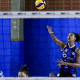 Mara Leão, do Pinheiros, saca no jogo contra o Brasília na Superliga Feminina