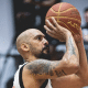 Marquinhos arremessa bola em jogo do Vasco contra o Fortaleza no NBB; São Paulo e Brasília