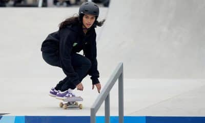 Na imagem, Rayssa Leal se preparando para a manobra. A Fadinha busca vaga na final do Mundial. SLS de San Diego