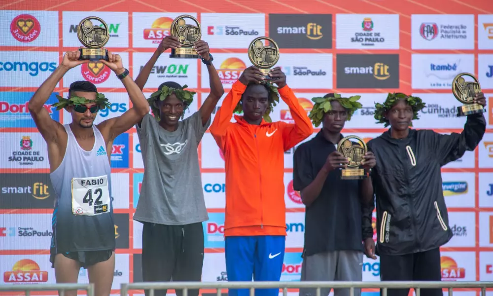 Pódio masculino da corrida de são silvestre