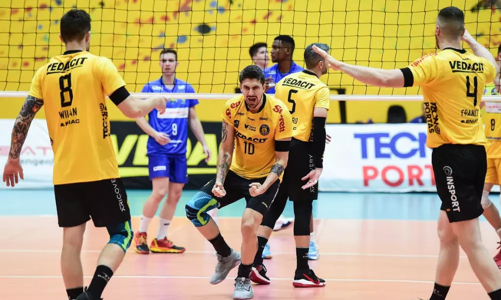 Vôlei Guarulhos consegue vitória sobre o Apan Blumenau na Superliga de vôlei masculino