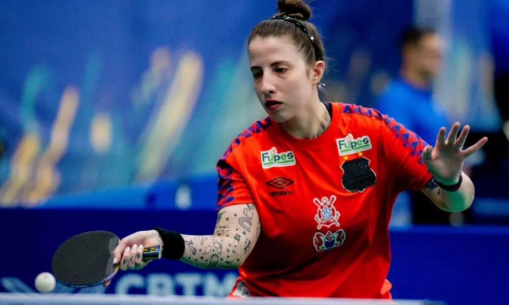 Jennyfer Parinos compete no TMB Platinum Campeonato Brasileiro
