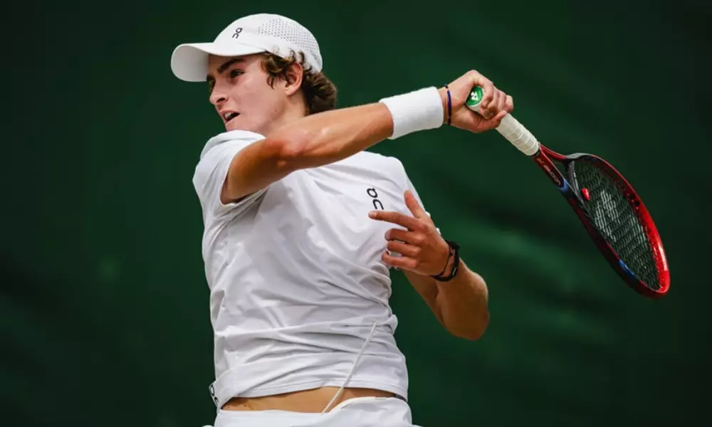 João Fonseca termina 2023 na liderança do ranking mundial e é eleito campeão mundial juvenil de 2023 pela ITF