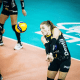 Sofia Kuznetsova, do Praia Clube, faz uma manchete em jogo contra o Pinheiros na Superliga Feminina de vôlei Maringá