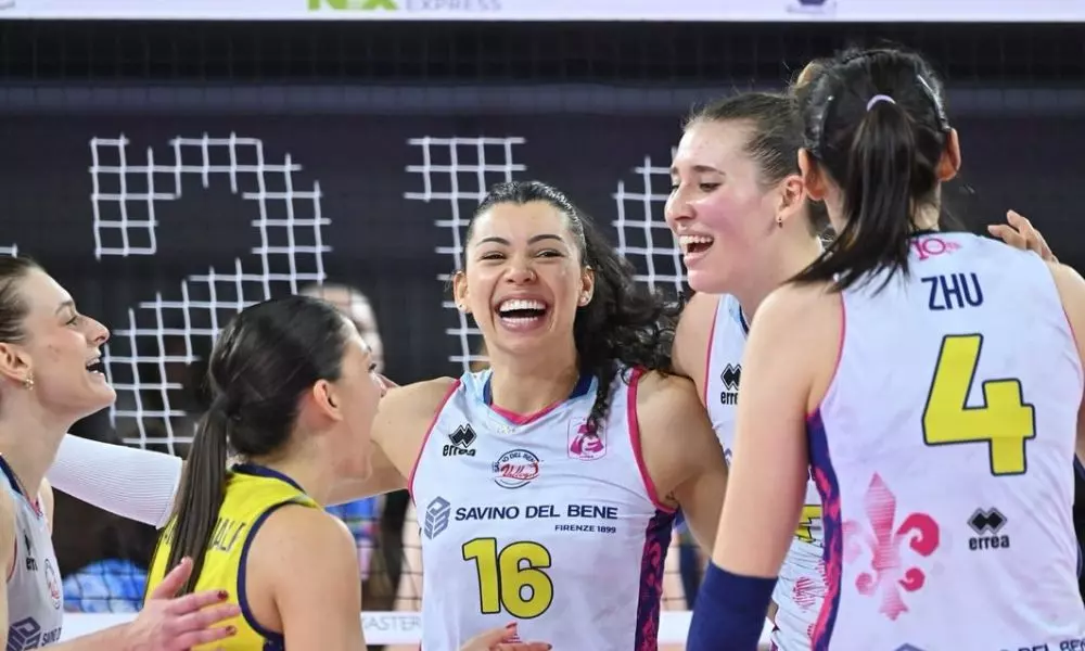 Brasileira Ana Carolina, a Carolana, em ação na Champions League (Reprodução/Instagram/@carolana15)
