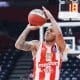 Brasileiro Yago Mateus, do Estrela Vermelha, em quadra pela Euroliga (Reprodução/Twitter/@kkcrvenazvezda)