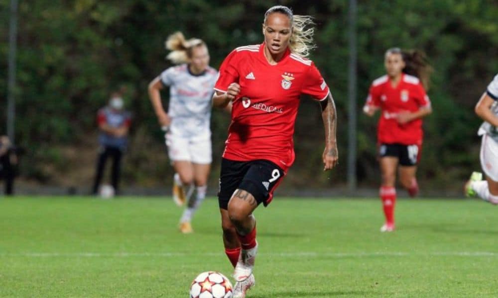 Brasileira Nycole Raysla em ação pelo Benfica (Divulgação/SL Benfica)