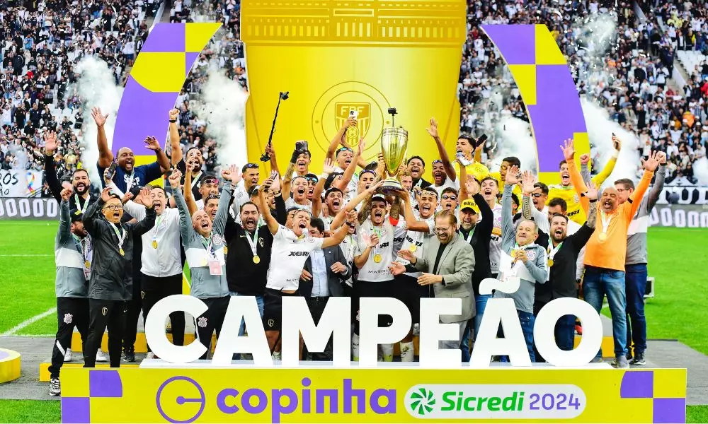 Comemoração dos jogadores do Corinthians no título da Copinha sobre o Cruzeiro (Alexandre Battibugli/Ag. Paulistão)