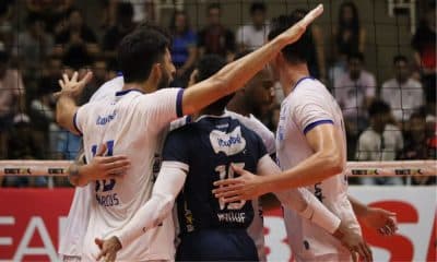 Equipe do Minas comemorando em partida da Superliga (Felipe Wiira/Sesi-SP)