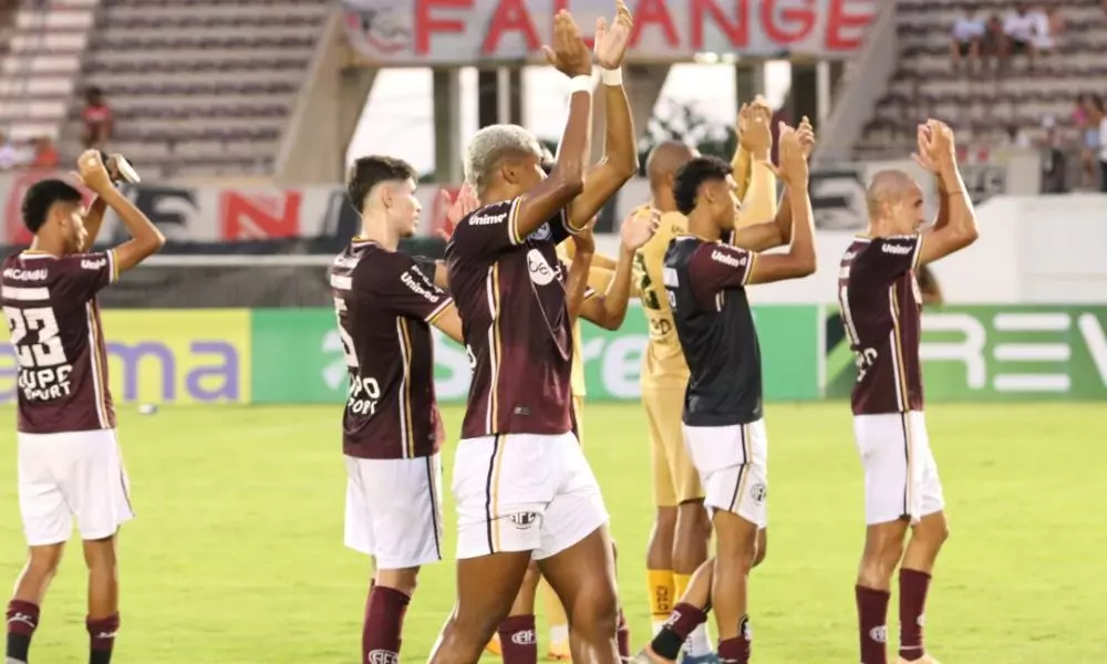 Comemoração dos jogadores da Ferroviária, líder no grupo do São Paulo na Copinha (Matheus Previde/Ferroviária SAF)