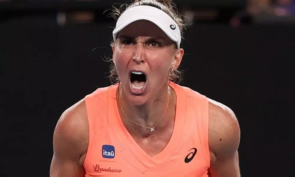A brasileira Bia Haddad Mais em ação na primeira rodada do Australian Open (Reprodução/Instagram/@australianopen)