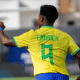 Endricki está de costas comemorando gol em jogo Brasil x Bolívia pelo Pré-Olímpico de futebol