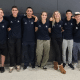 Equipe Sub-20 de escalada posa para foto antes de embarcar para Training camp