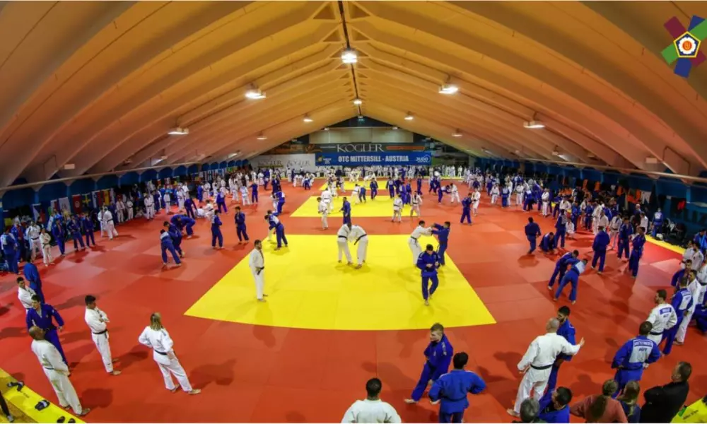 O enorme dojô de Mittersill que receberá os melhores judocas do mundo para sete dias de treinamento de campo. Foto: Gabi Juan/EJU