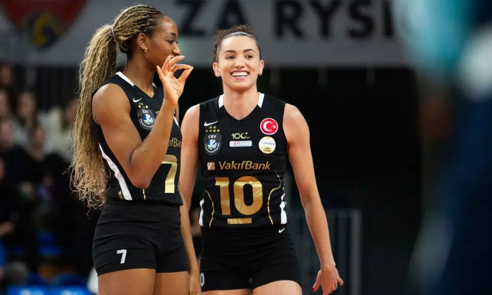 Gabi foi eleita melhor do jogo em vitória do VakifBank pelas oitavas de final da Champions League de vôlei feminino