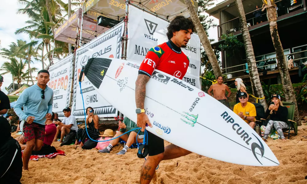Gabriel Medina em pipeline