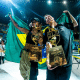 Giovanni Vianna e Rayssa Leal com os troféus de campeão do SLS Super Crown São Paulo, de skate street