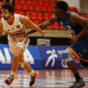 Jogadores de Unifacisa e São Paulo disputam bola e partida do NBB 2023-2024
