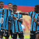 Jogadores do Grêmio homenageiam colega após segundo gol feito na Copinha