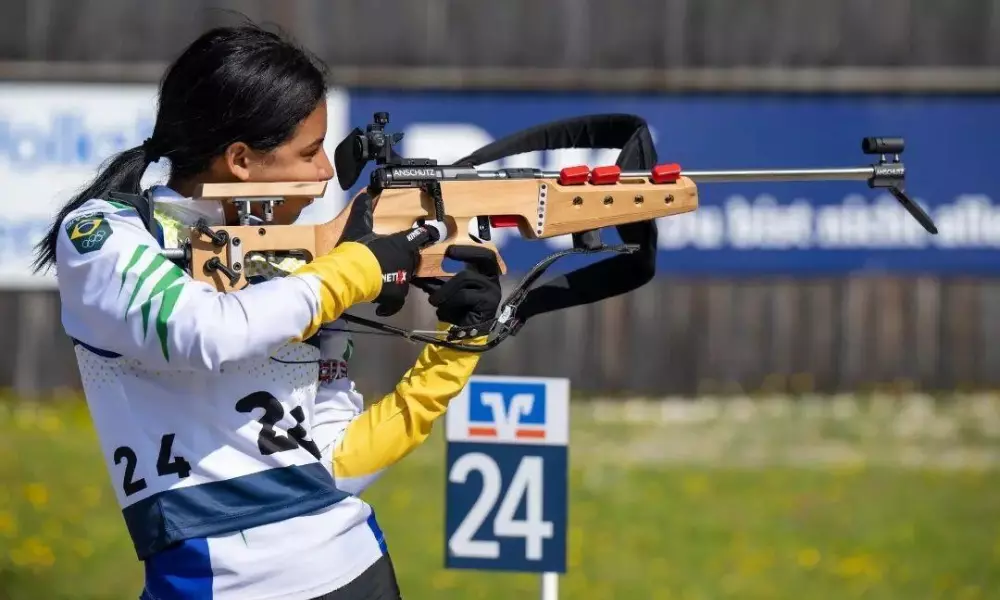 Mariana Silva em prova de biatlo