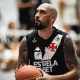Marquinhos se prepara para lance livre em partida Vasco x Caxias do Sul pelo NBB