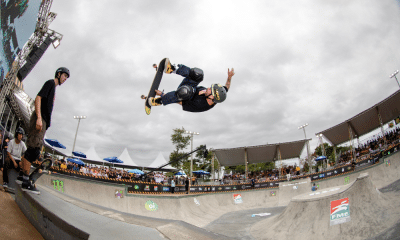 Pedro Barros fazendo manobra aérea no STU National de Florianópolis, local icônico do skate mundial