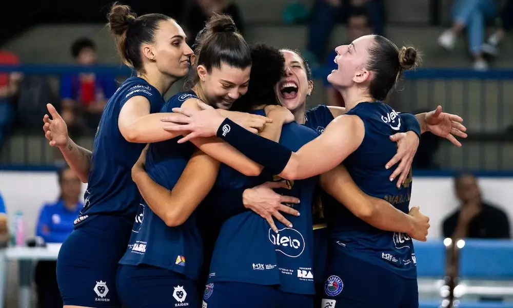 Barueri vence pela Superliga feminina de Vôlei. maringá vence Brasília
