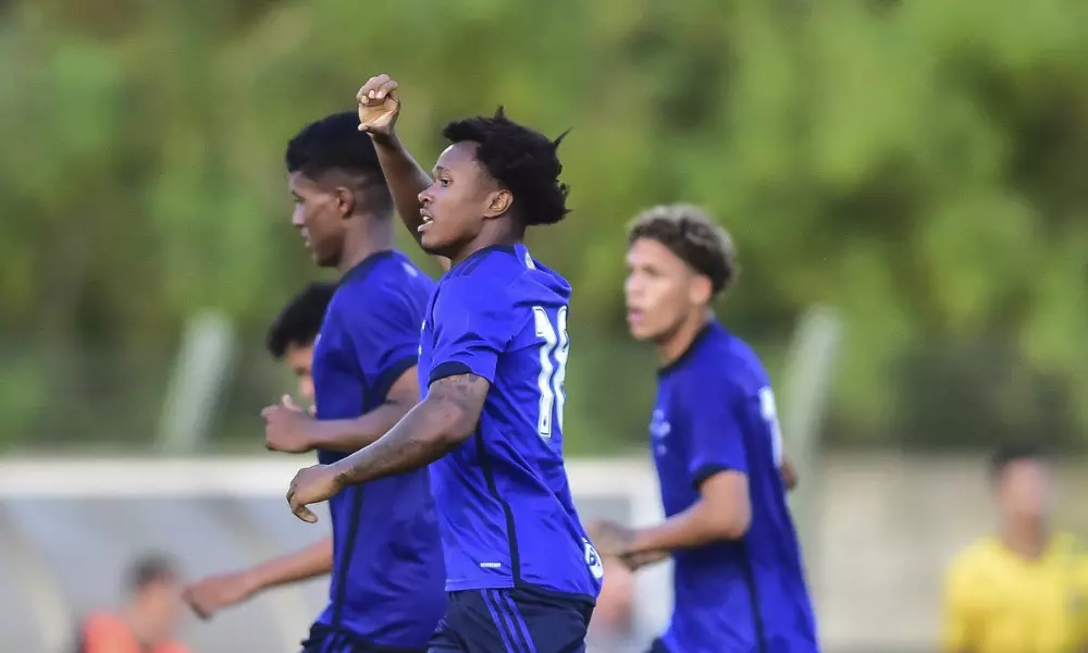 Jogador do Cruzeiro comemora gol na Copinha