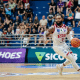 David Jackson, do Sesi Franca, conduz a bola em partida do NBB contra a Unifacisa