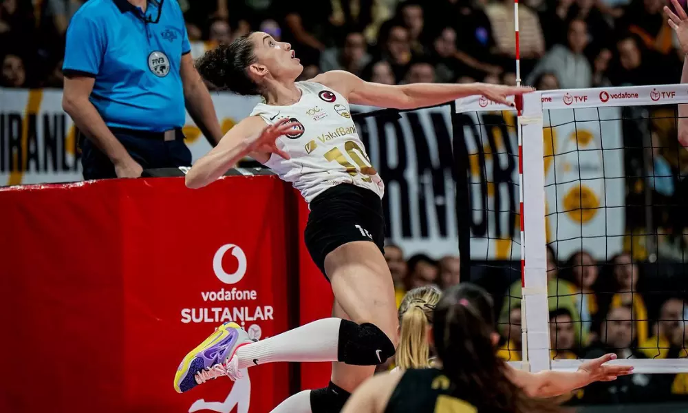 Gabi Guimarães em jogo do Vakifbank Istambul contra o Vero Volley Milano na Champions League de vôlei feminino