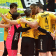 Jogadores do Vedacit Guarulhos comemoram ponto sobre o Vôlei Renata na Superliga Masculina