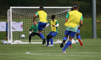Jonatan finaliza contra o gol defendido por Luan durante treinamento, diante da marcação de Tiago Paraná, que está logo à sua frente. Foto Renan Cacioli CBDV