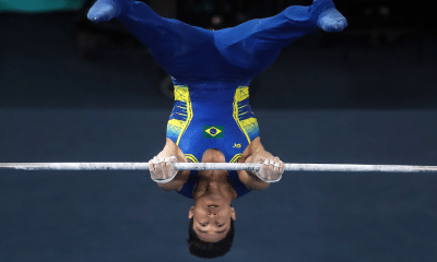 Arthur Nory em ação na barra fixa; ele vai competir nos Jogos Olímpicos Paris-2024
