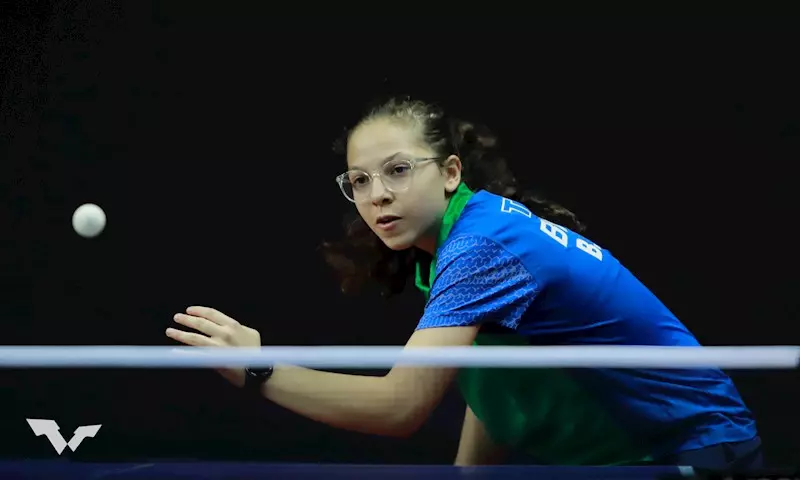 Na imagem, Beatriz Fiore, que disputa o WTT Youth Contender Vila Real em duas categorias.
