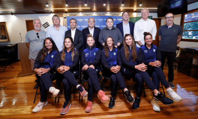 Brasileiras, incluindo Bia Haddad, pousam para foto antes de duelo na Billie Jean King Cup de tênis