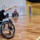 Na imagem, Daniele Souza, uma paratleta dentre os vários brasileiros que estrearam no Mundial de Parabadminton.