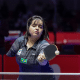 Bruna Alexandre em ação no Mundial por equipes de tênis de mesa