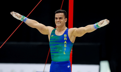 Caio Souza depois da apresentação nas argolas na Copa do Mundo do Cairo de ginástica artística