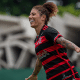 Cristiane após marcar gol pelo Flamengo em jogo de futebol feminino