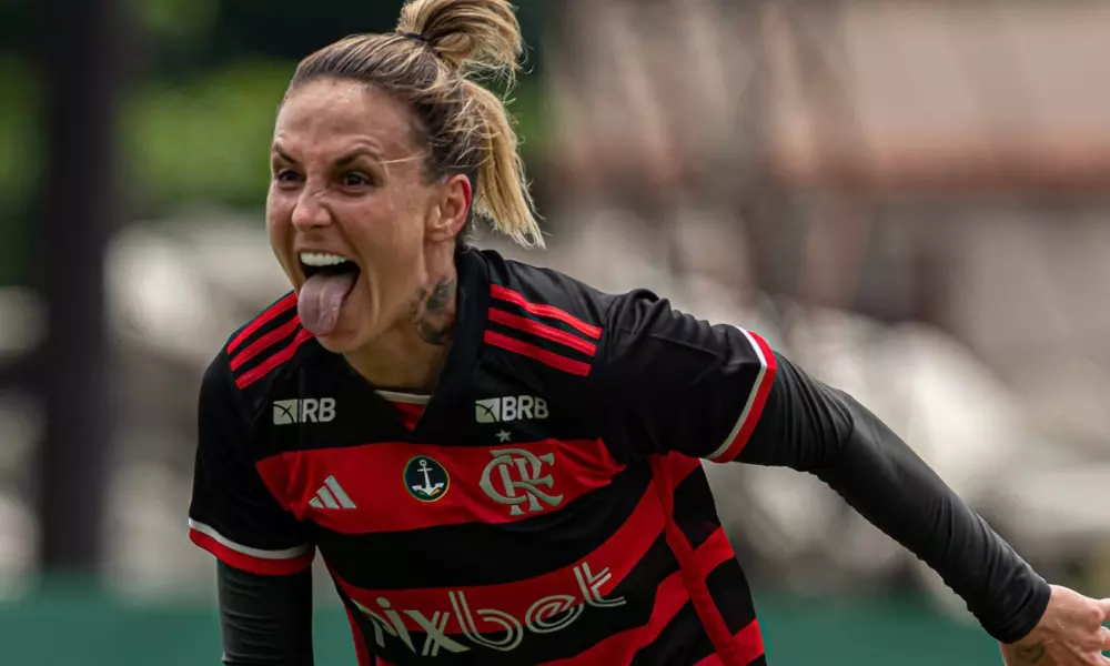 Darlene comemora um dos gols da vitória do Flamengo contra o Fluminense na Copa Rio de futebol feminino