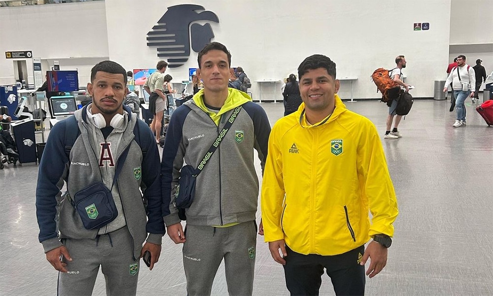Na imagem, parte da delegação brasileira de Wrestling, que já desembarcou em Acapulco.