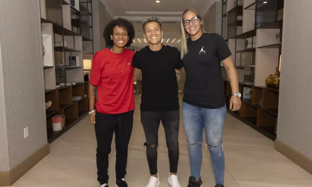 Amanda, Bia e Aline se apresentam à Seleção para disputa da Copa Ouro