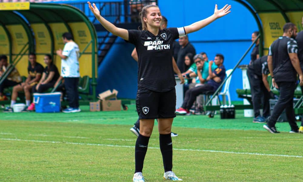 Comemoração da zagueira Raiani no confronto entre Botafogo e JC, válido pelo Brasileiro Feminino Sub-20 (Fernando Vasconcelos/Agência LB)