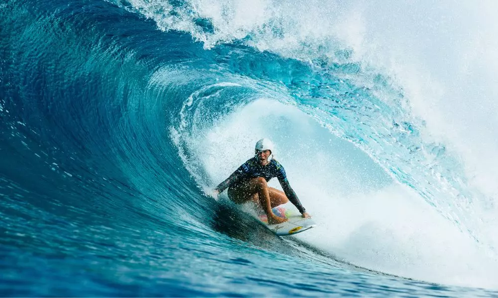 Brasileira Tatiana Weston-Webb em ação na etapa de Pipeline da WSL (Foto: WSL)