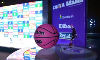 Bola oficial e troféu da temporada de 2024 da LBF (João Pires/LBF)