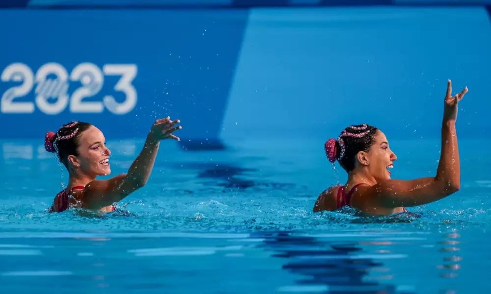Gabriela Regly e Laura Miccuci em ação no dueto técnico do nado artístico do Mundial de Doha