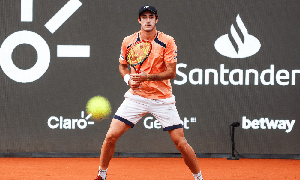 Gustavo Heide em ação no Rio Open de tênis