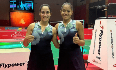 Jaqueline e Samia Lima posam juntas para foto após título do Challenge de Irã de Badminton