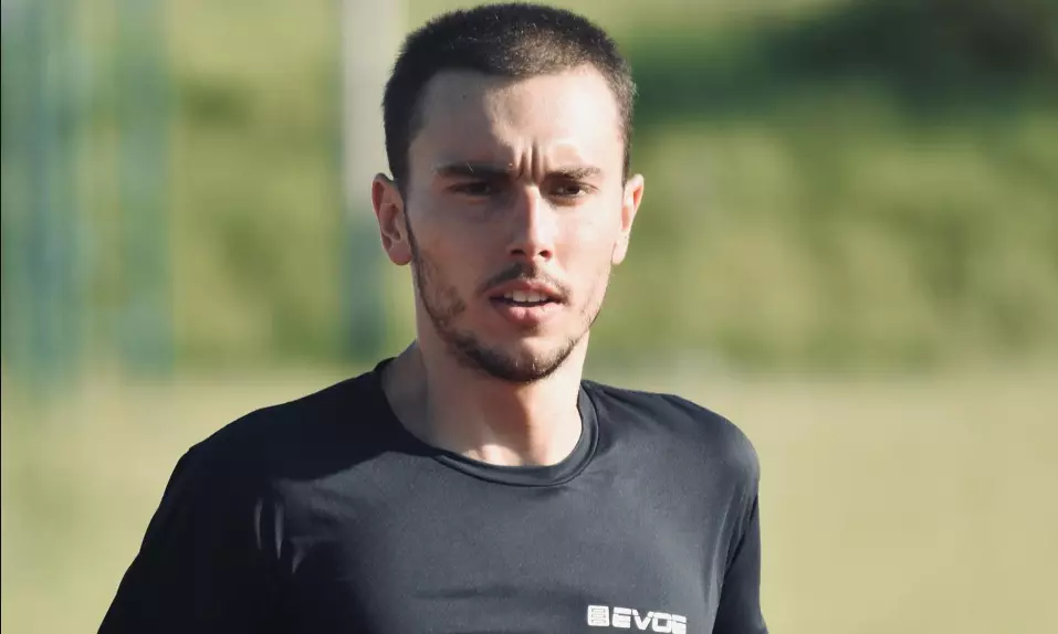 Na imagem, Kauê Willy treinando corrida.